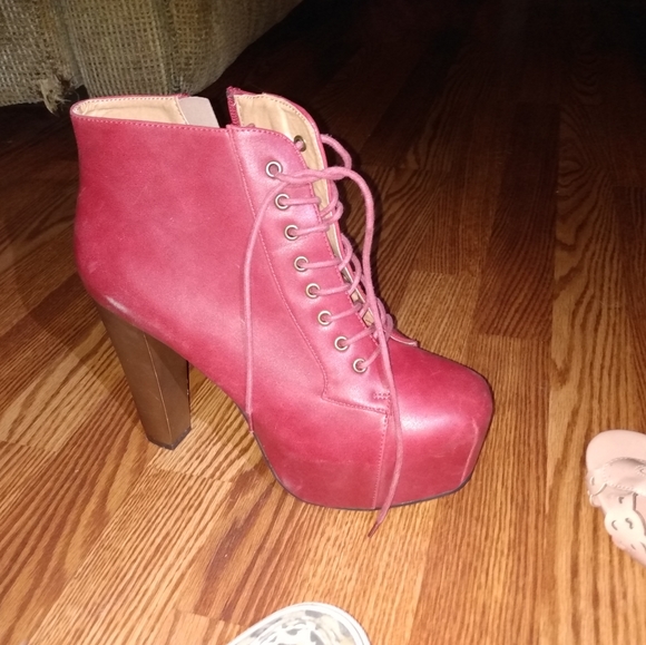 Shoes - Picture 3 of 12